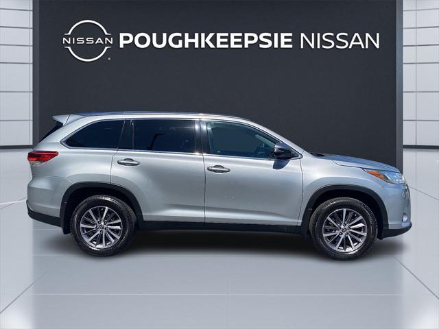 used 2019 Toyota Highlander car, priced at $23,895