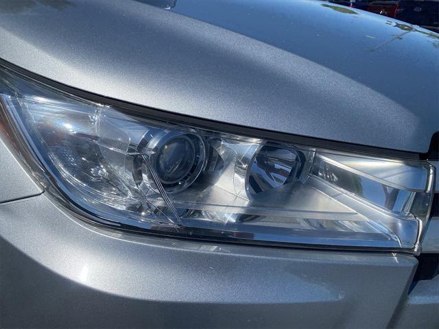 used 2019 Toyota Highlander car, priced at $23,895