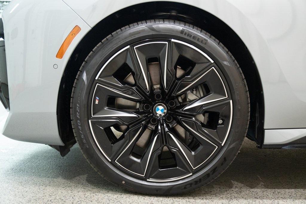 new 2025 BMW 760 car, priced at $129,905