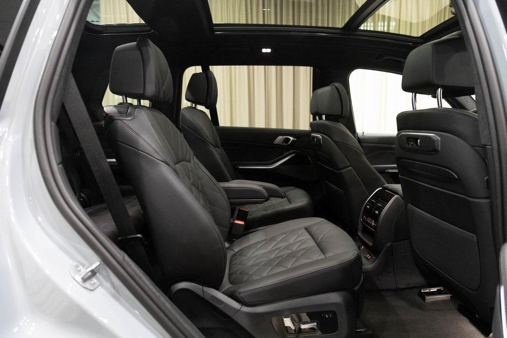 new 2025 BMW X7 car, priced at $98,075