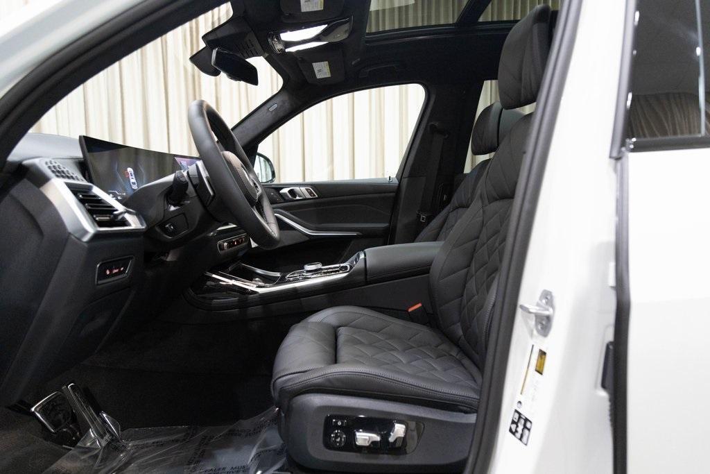 new 2026 BMW X7 car, priced at $98,130
