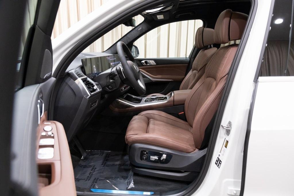 new 2026 BMW X7 car, priced at $96,335
