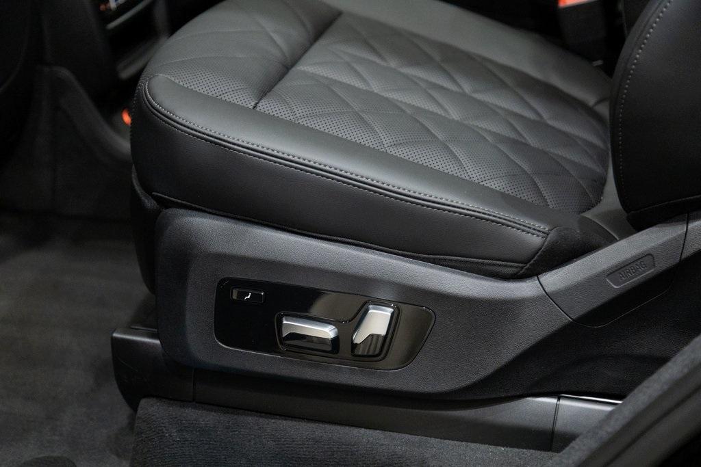 new 2026 BMW X7 car, priced at $96,285