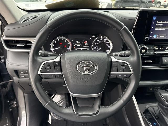 used 2023 Toyota Highlander car, priced at $29,997