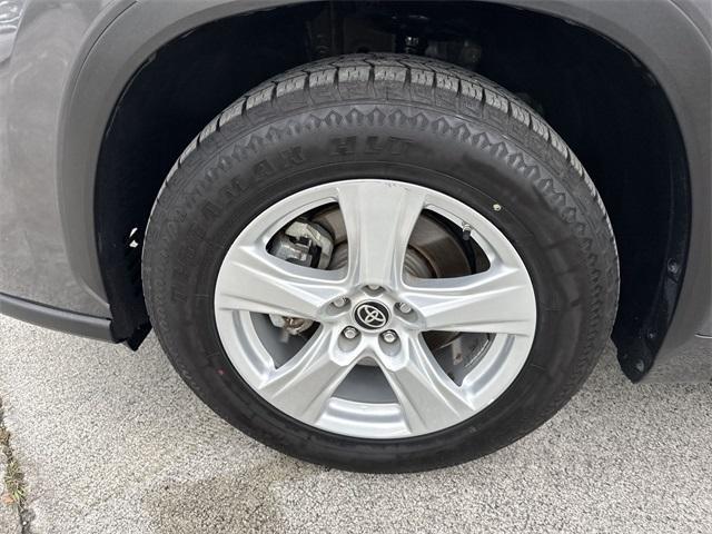 used 2023 Toyota Highlander car, priced at $29,997