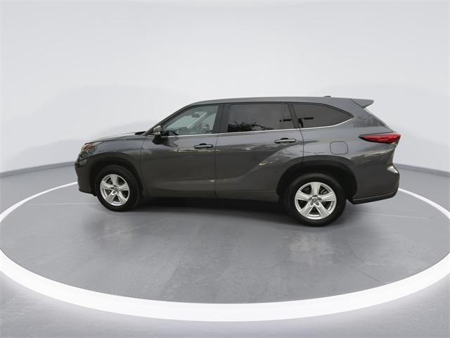 used 2023 Toyota Highlander car, priced at $29,997
