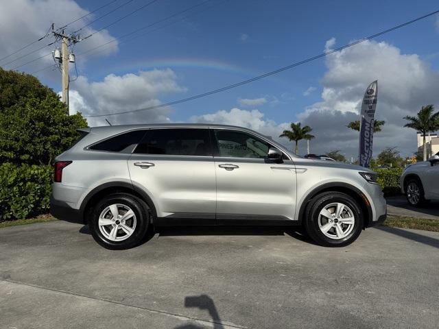 used 2022 Kia Sorento car, priced at $22,085