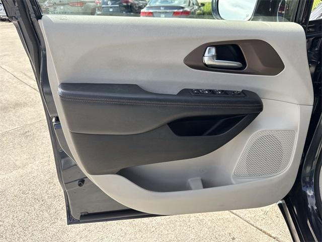 used 2019 Chrysler Pacifica car, priced at $18,999