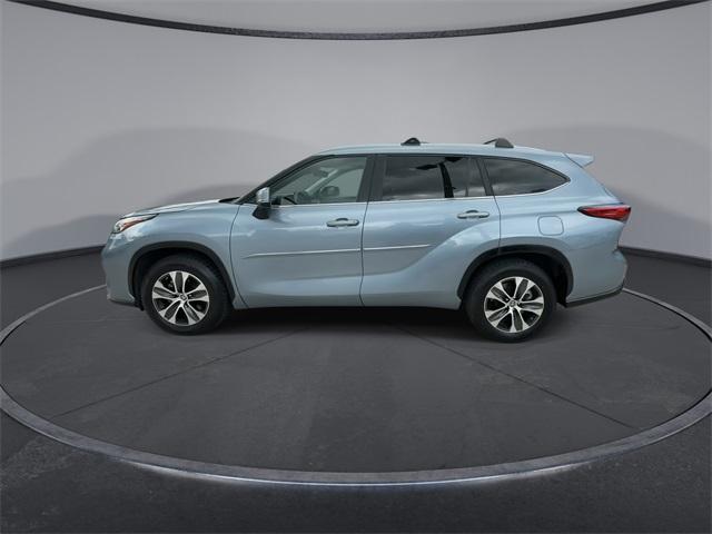 used 2023 Toyota Highlander car, priced at $32,597