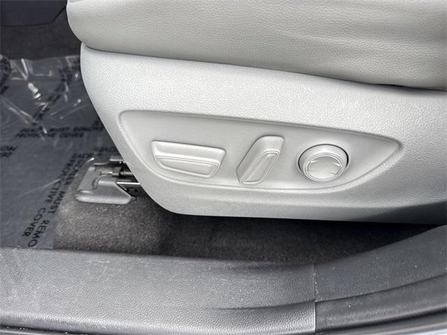 used 2023 Toyota Highlander car, priced at $32,597