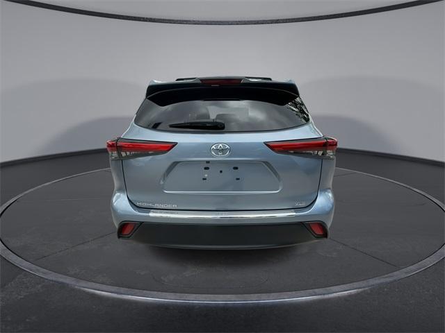 used 2023 Toyota Highlander car, priced at $32,597