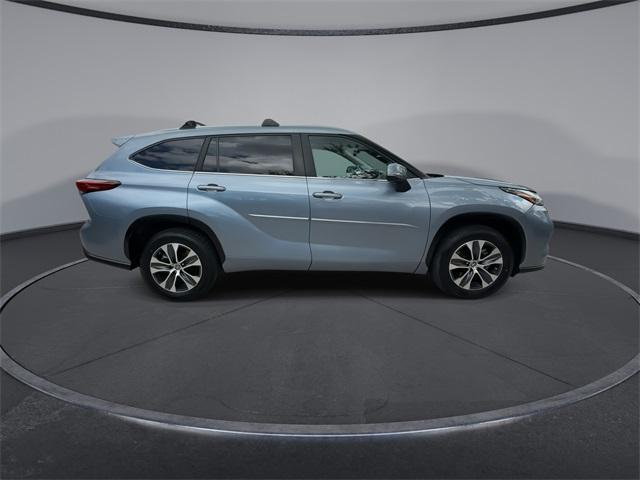 used 2023 Toyota Highlander car, priced at $32,597