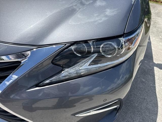 used 2016 Lexus ES 300h car, priced at $17,930