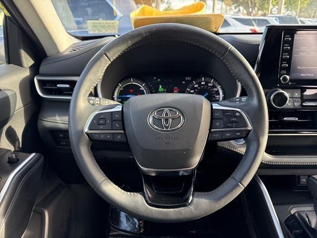 used 2021 Toyota Highlander Hybrid car, priced at $32,137