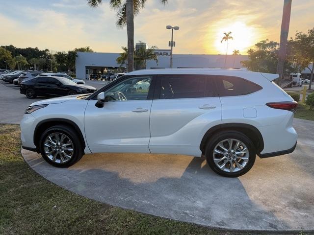 used 2023 Toyota Highlander car, priced at $36,192