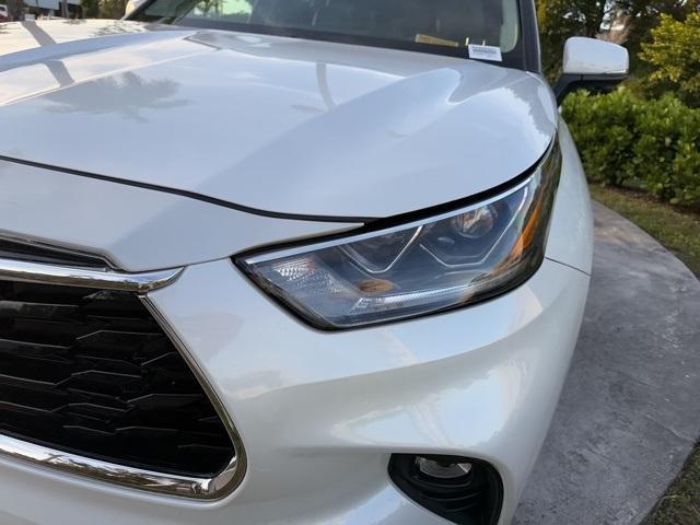 used 2023 Toyota Highlander car, priced at $36,192