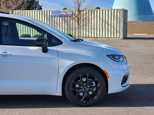 new 2025 Chrysler Pacifica car, priced at $50,607