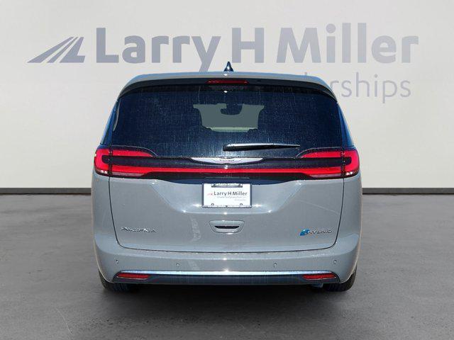 new 2025 Chrysler Pacifica Hybrid car, priced at $45,248