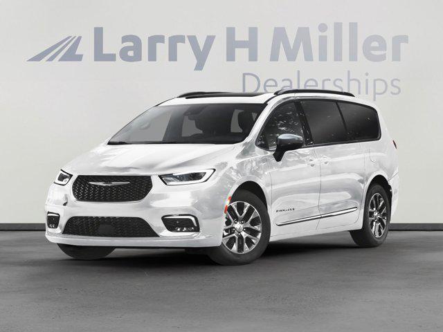 new 2025 Chrysler Pacifica Hybrid car, priced at $45,301
