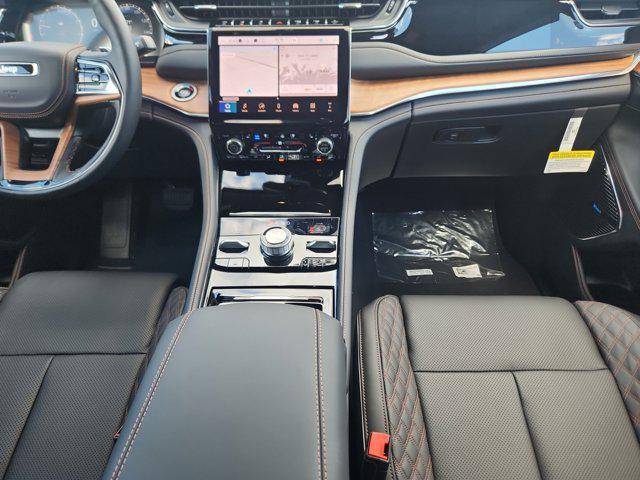 new 2025 Jeep Grand Cherokee car, priced at $67,175