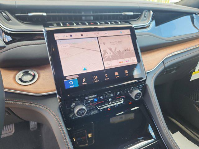 new 2025 Jeep Grand Cherokee car, priced at $67,175