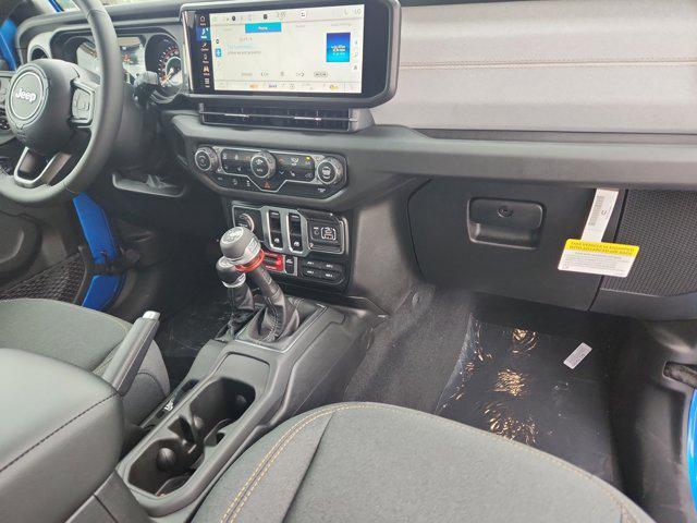 new 2025 Jeep Wrangler car, priced at $39,921