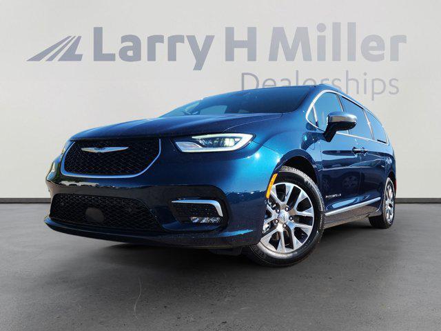 used 2022 Chrysler Pacifica Hybrid car, priced at $36,700