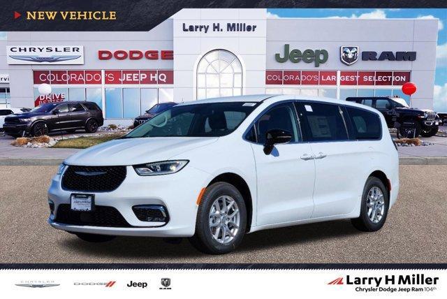 new 2024 Chrysler Pacifica car, priced at $46,850