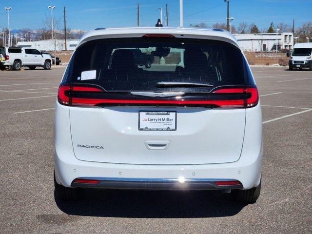 new 2024 Chrysler Pacifica car, priced at $46,100