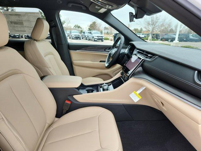 new 2025 Jeep Grand Cherokee car, priced at $42,401