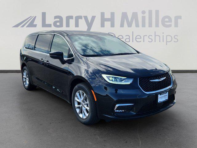 new 2025 Chrysler Pacifica car, priced at $41,285