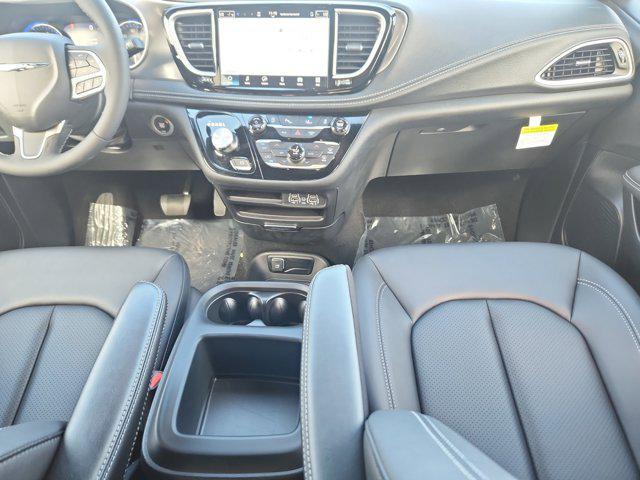 new 2025 Chrysler Pacifica car, priced at $41,285