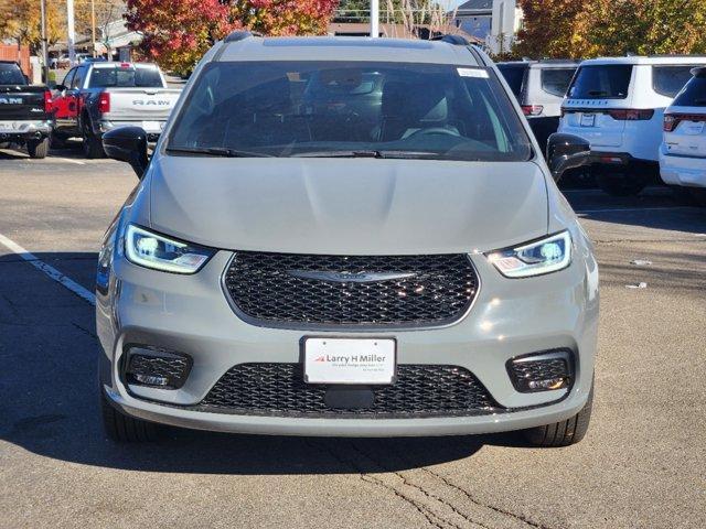 new 2024 Chrysler Pacifica car, priced at $46,201