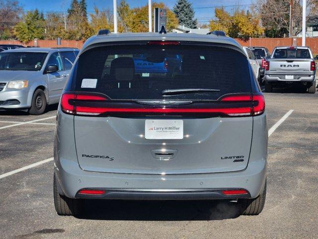 new 2024 Chrysler Pacifica car, priced at $46,201