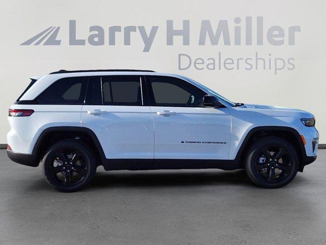 new 2024 Jeep Grand Cherokee car, priced at $52,000