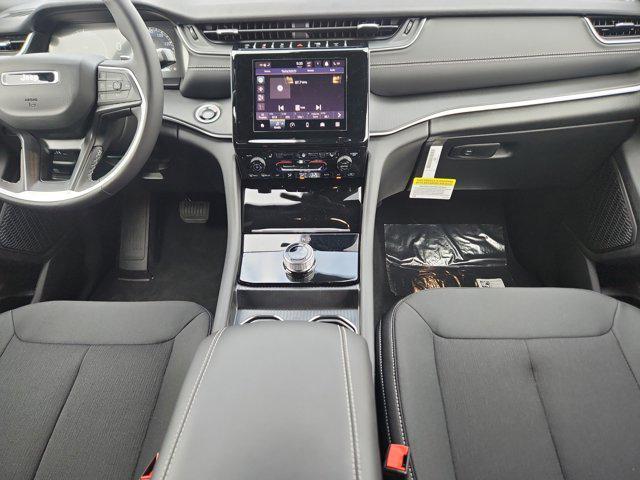 new 2025 Jeep Grand Cherokee car, priced at $39,415
