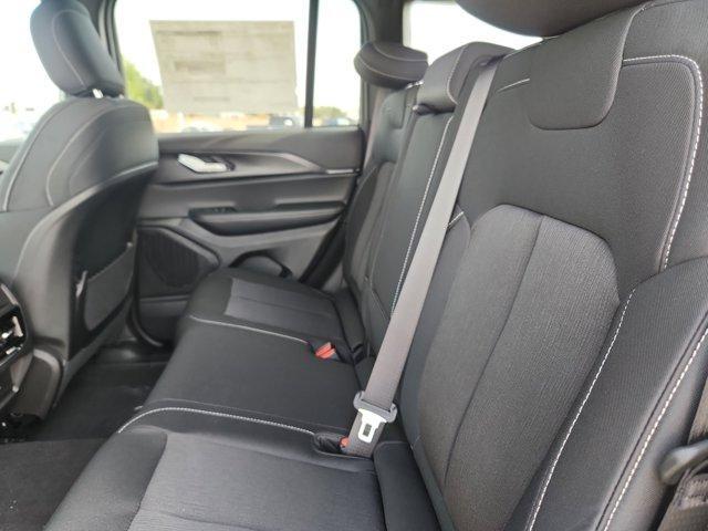 new 2025 Jeep Grand Cherokee car, priced at $37,050