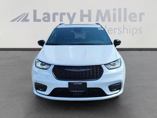 new 2025 Chrysler Pacifica car, priced at $50,249