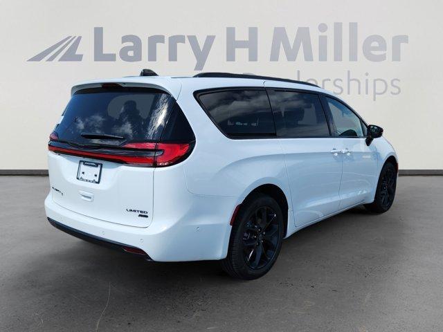 new 2025 Chrysler Pacifica car, priced at $50,249