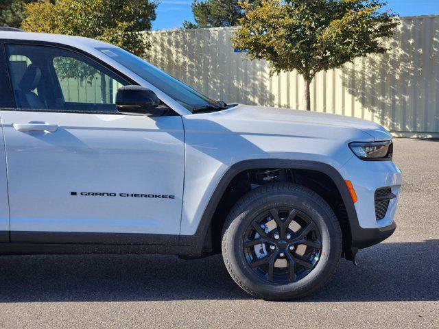 new 2025 Jeep Grand Cherokee car, priced at $43,243