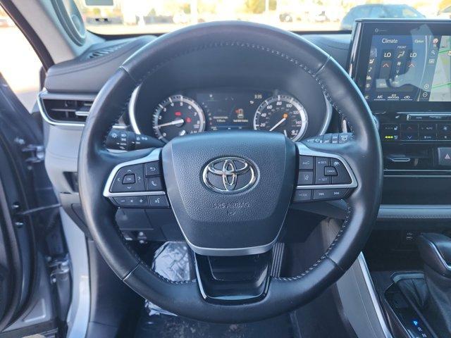 used 2022 Toyota Highlander car, priced at $36,000