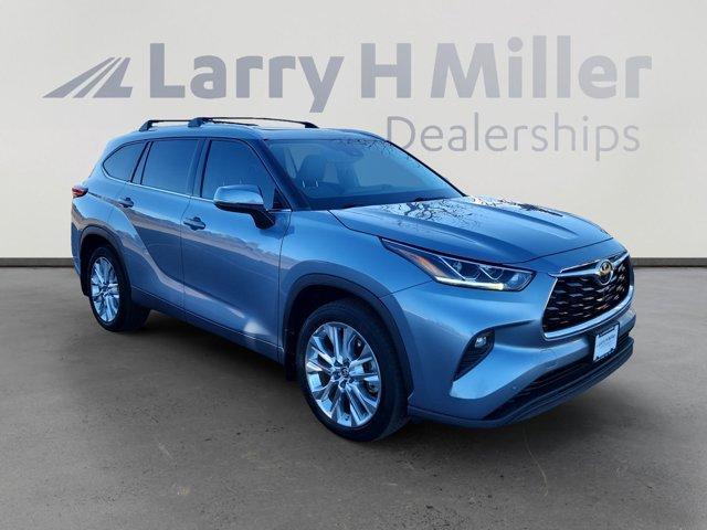 used 2022 Toyota Highlander car, priced at $36,000