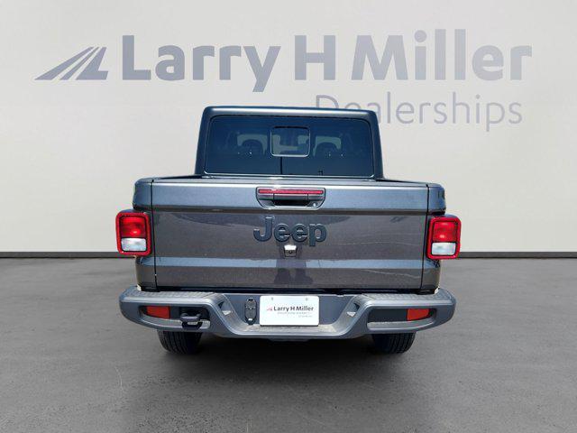 new 2025 Jeep Gladiator car, priced at $43,303