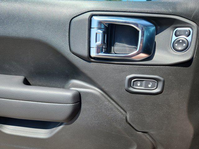 new 2025 Jeep Gladiator car, priced at $43,303