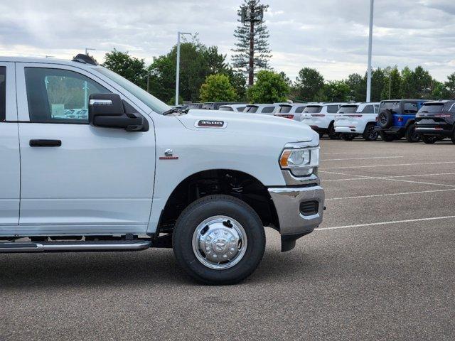 new 2024 Ram 3500 car, priced at $72,027