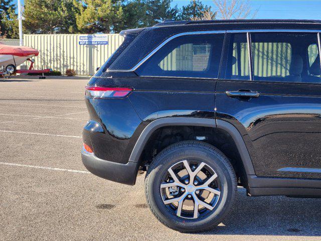 new 2025 Jeep Grand Cherokee car, priced at $43,239