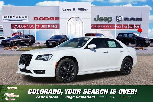 new 2023 Chrysler 300 car, priced at $44,581