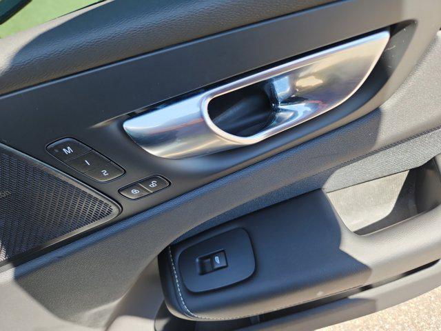 used 2022 Volvo XC60 Recharge Plug-In Hybrid car, priced at $43,000