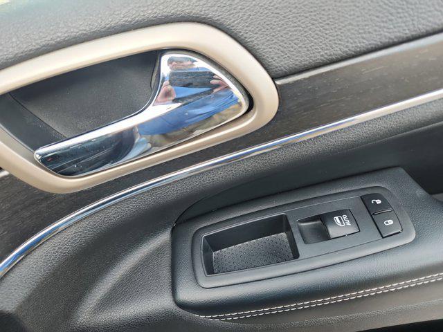 used 2017 Jeep Grand Cherokee car, priced at $14,000