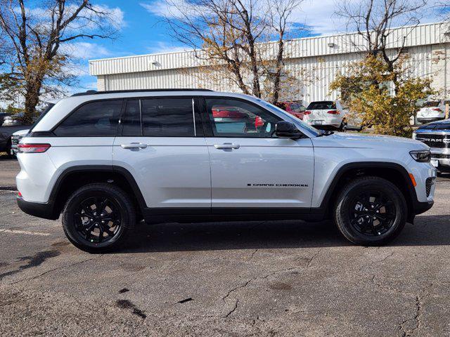 new 2025 Jeep Grand Cherokee car, priced at $43,779